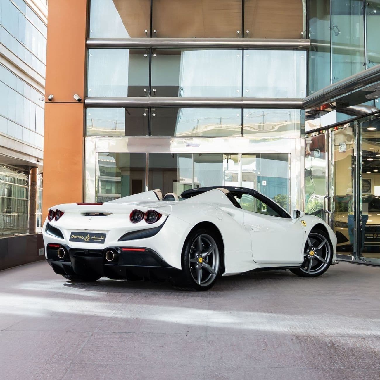 2021 Ferrari F8 Spider STANDARD thumbnail 2