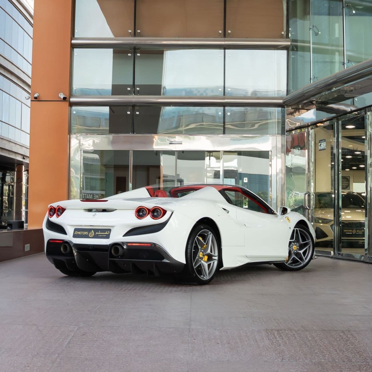 2021 Ferrari F8 Spider STANDARD thumbnail 2