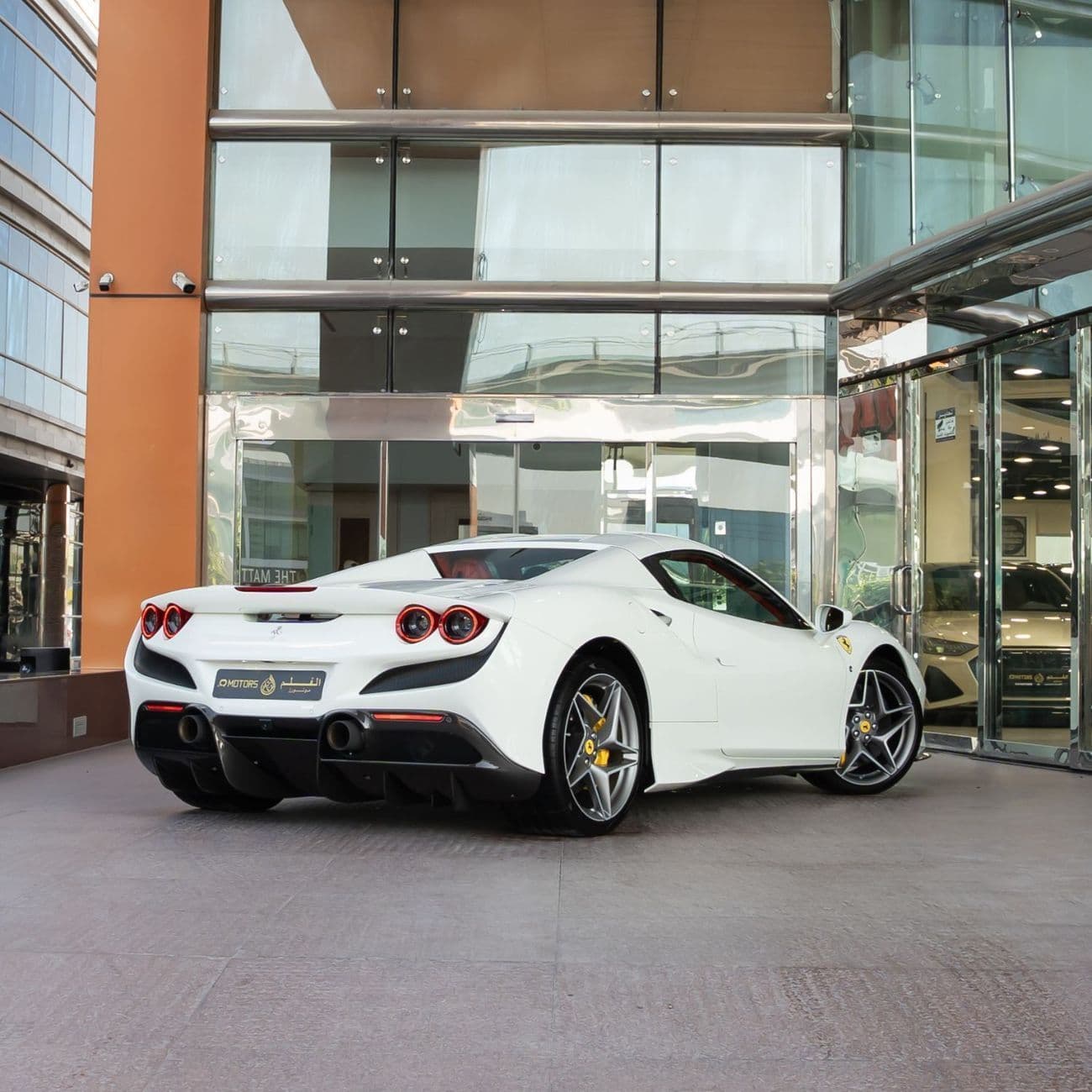 2021 Ferrari F8 Spider STANDARD thumbnail 3