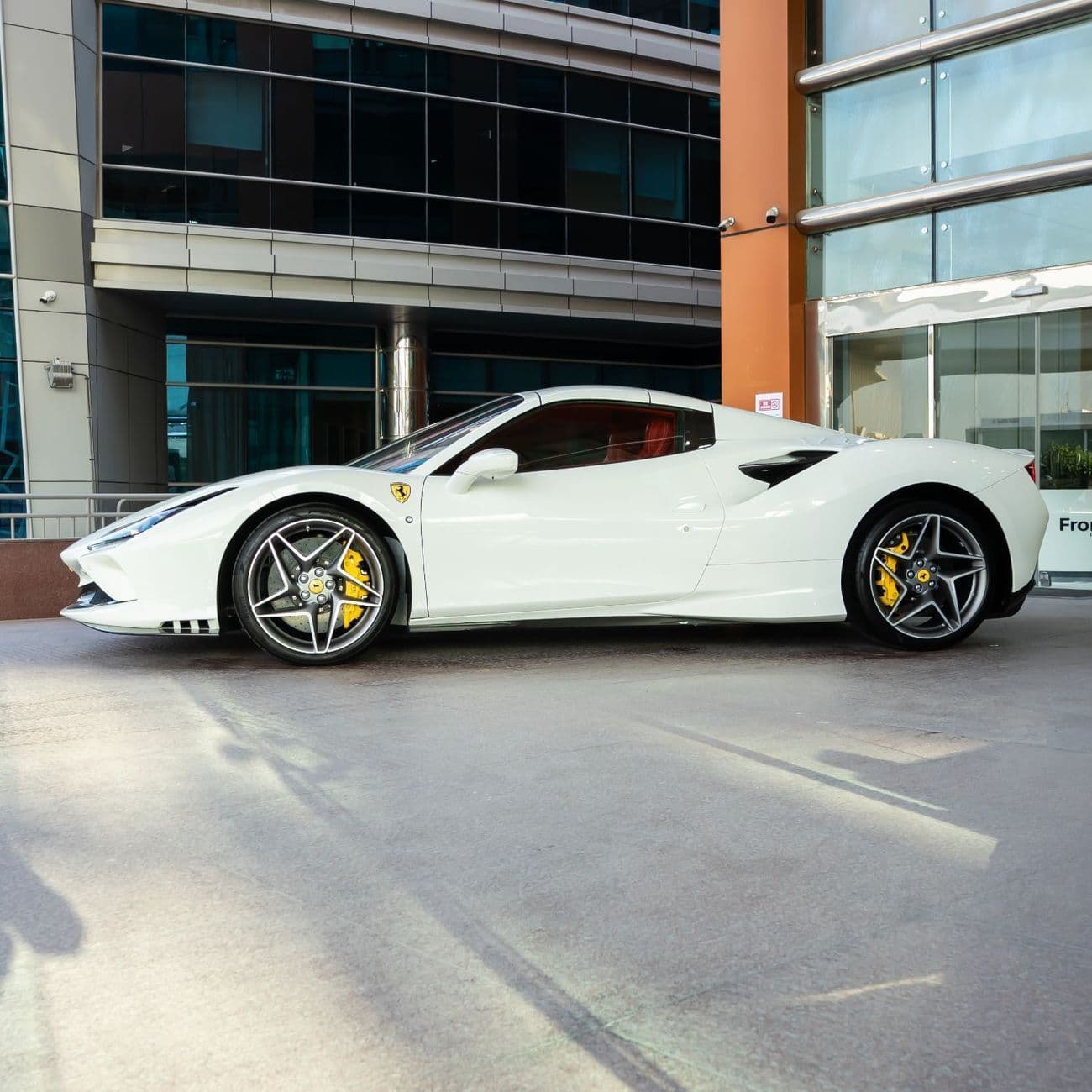 2021 Ferrari F8 Spider STANDARD thumbnail 7
