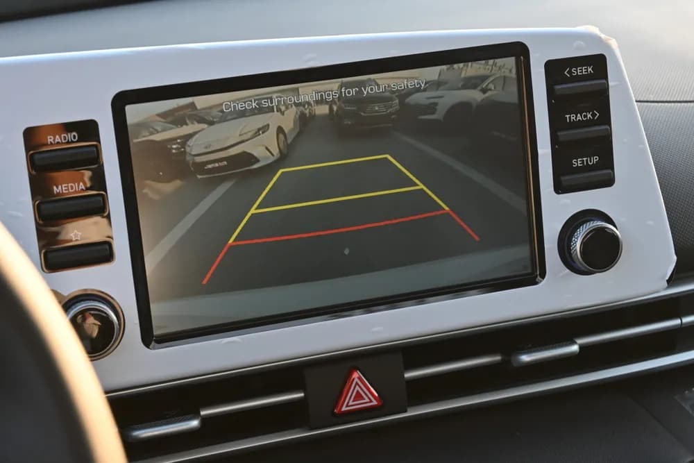 2025 Hyundai Elantra thumbnail 5