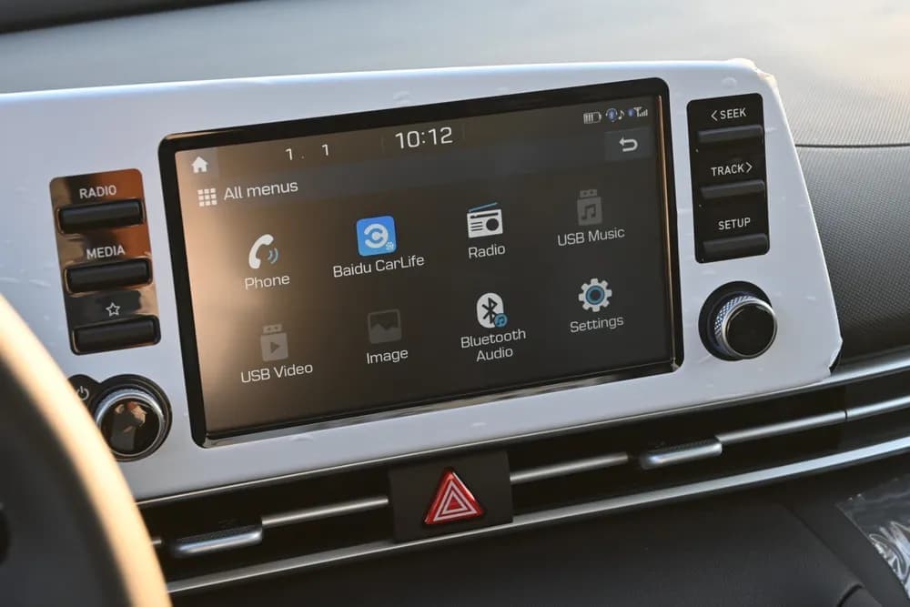 2025 Hyundai Elantra thumbnail 6