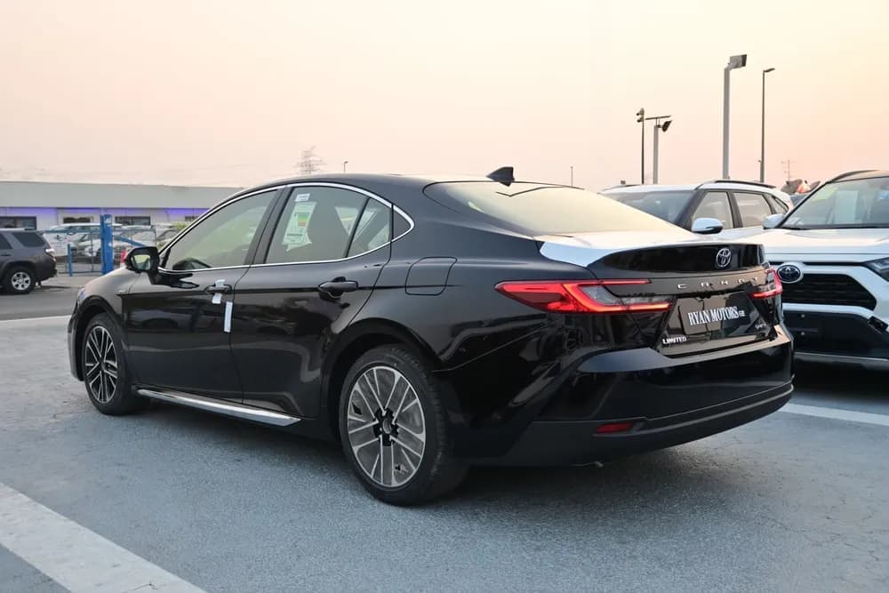 2025 Toyota Camry thumbnail 4