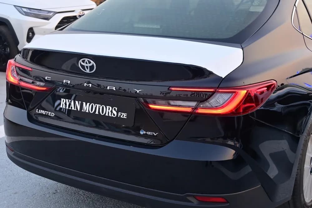 2025 Toyota Camry thumbnail 6
