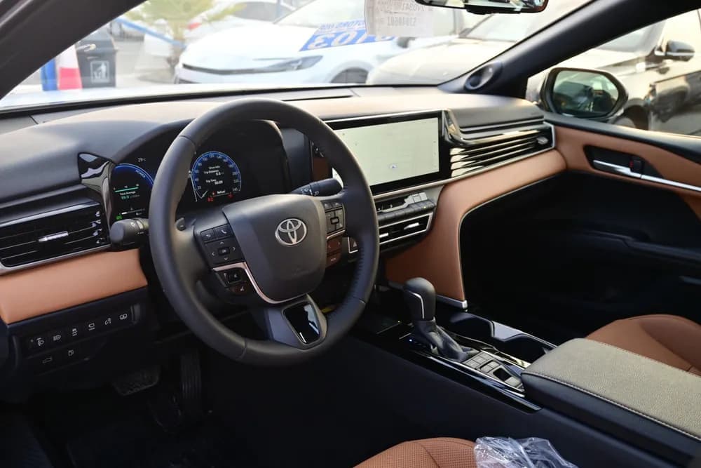 2025 Toyota Camry thumbnail 7