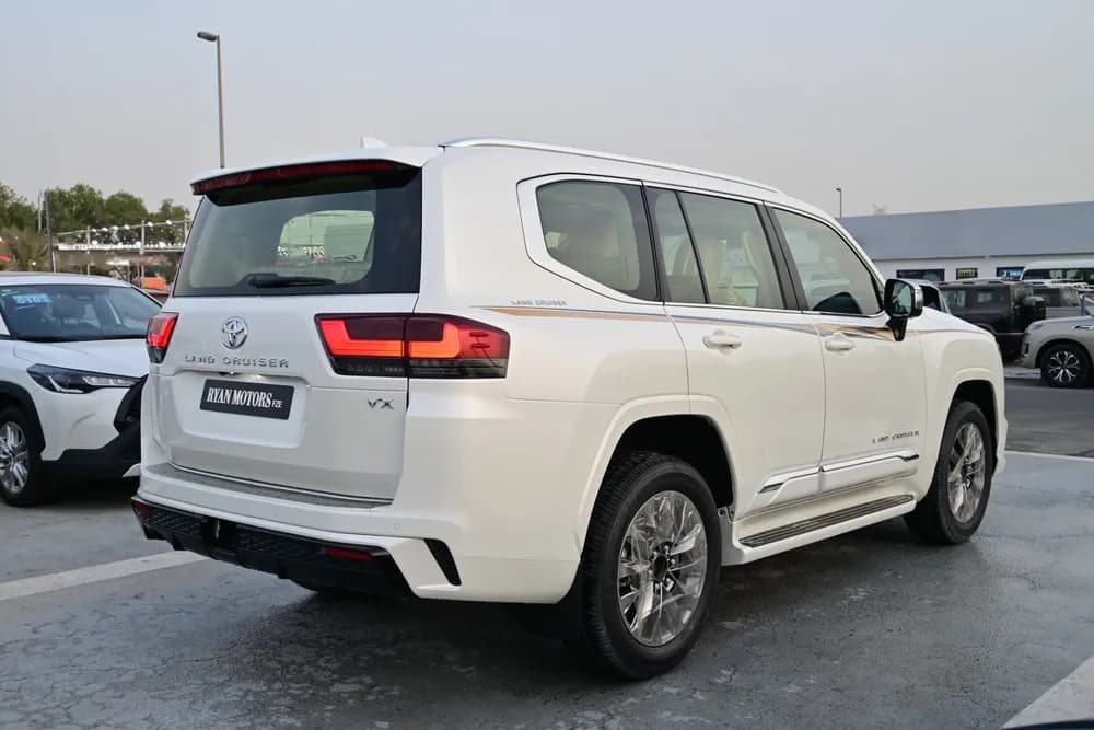 2025 Toyota Land Cruiser thumbnail 7
