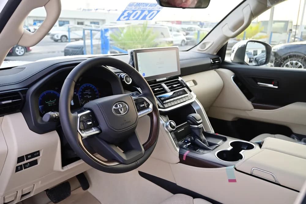 2025 Toyota Land Cruiser thumbnail 9