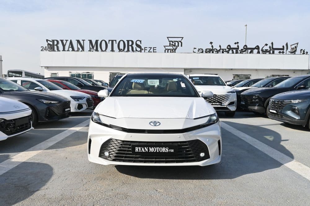 2025 Toyota Camry LE HEV 215 HP
