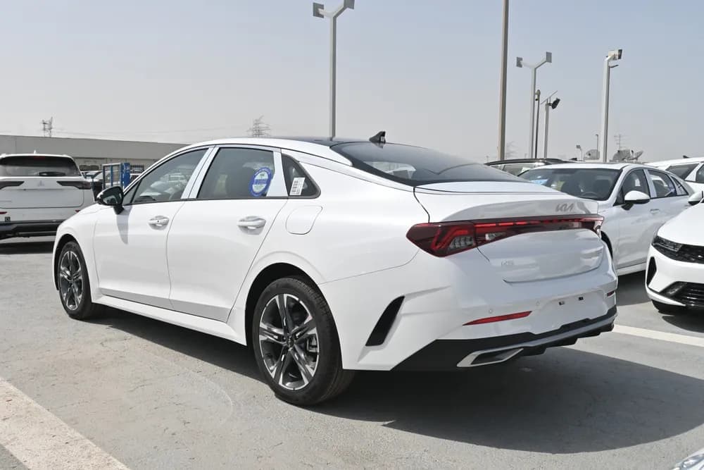 2026 Kia K5 thumbnail 3