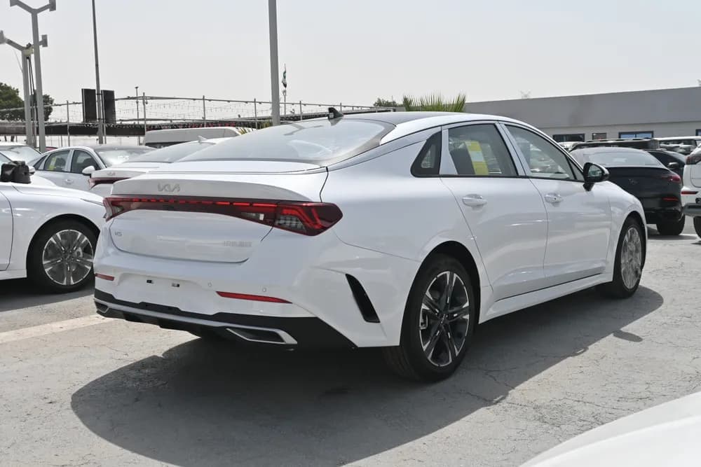 2026 Kia K5 thumbnail 5