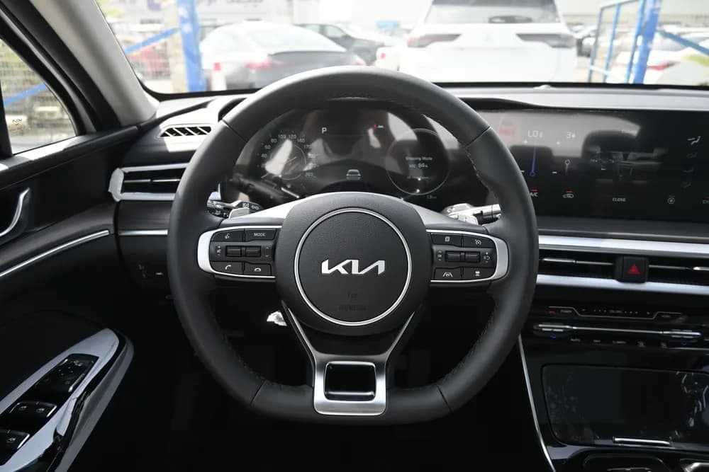 2026 Kia K5 thumbnail 8