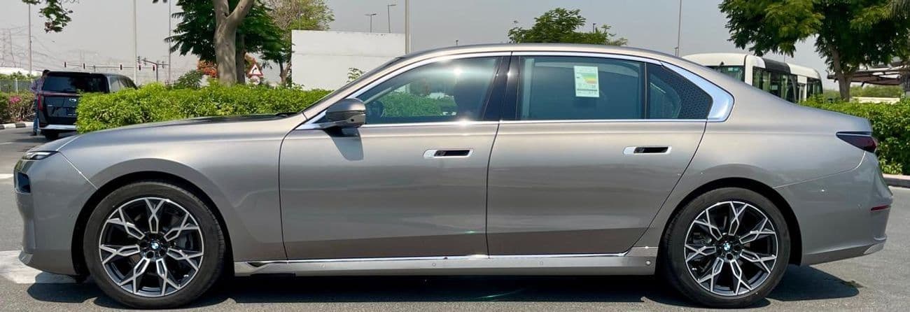 2026 BMW 735i MASTERCLASS M SPORT PACKAGE thumbnail 4