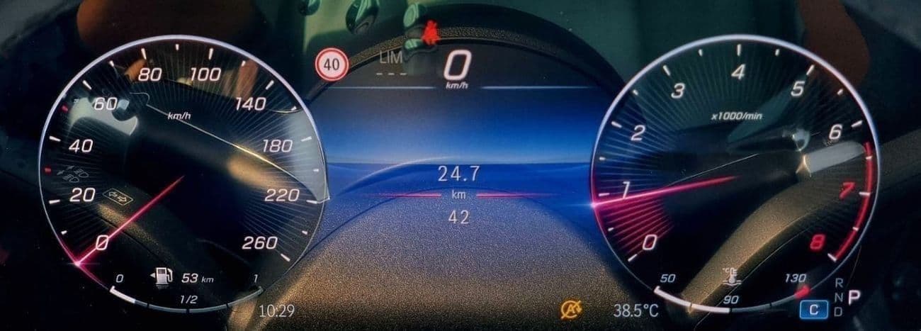 2025 Mercedes Benz GLB200 STANDARD thumbnail 8