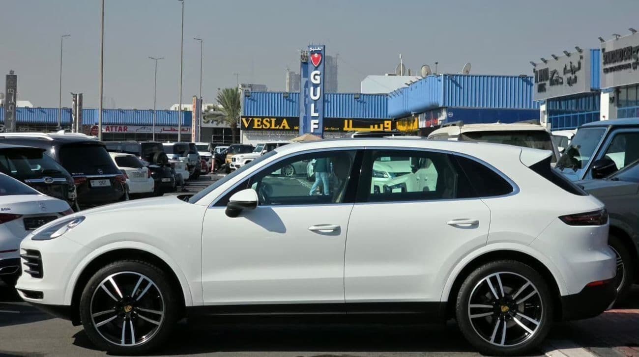 2018 Porsche Cayenne STANDARD thumbnail 7