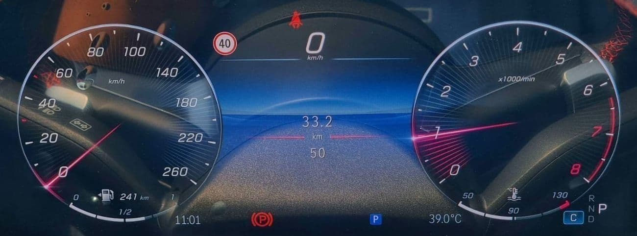 2025 Mercedes Benz GLB200 STANDARD thumbnail 8