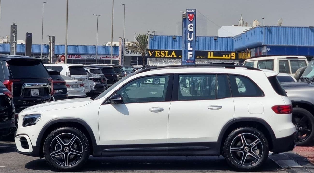 2025 Mercedes Benz GLB200 STANDARD thumbnail 4