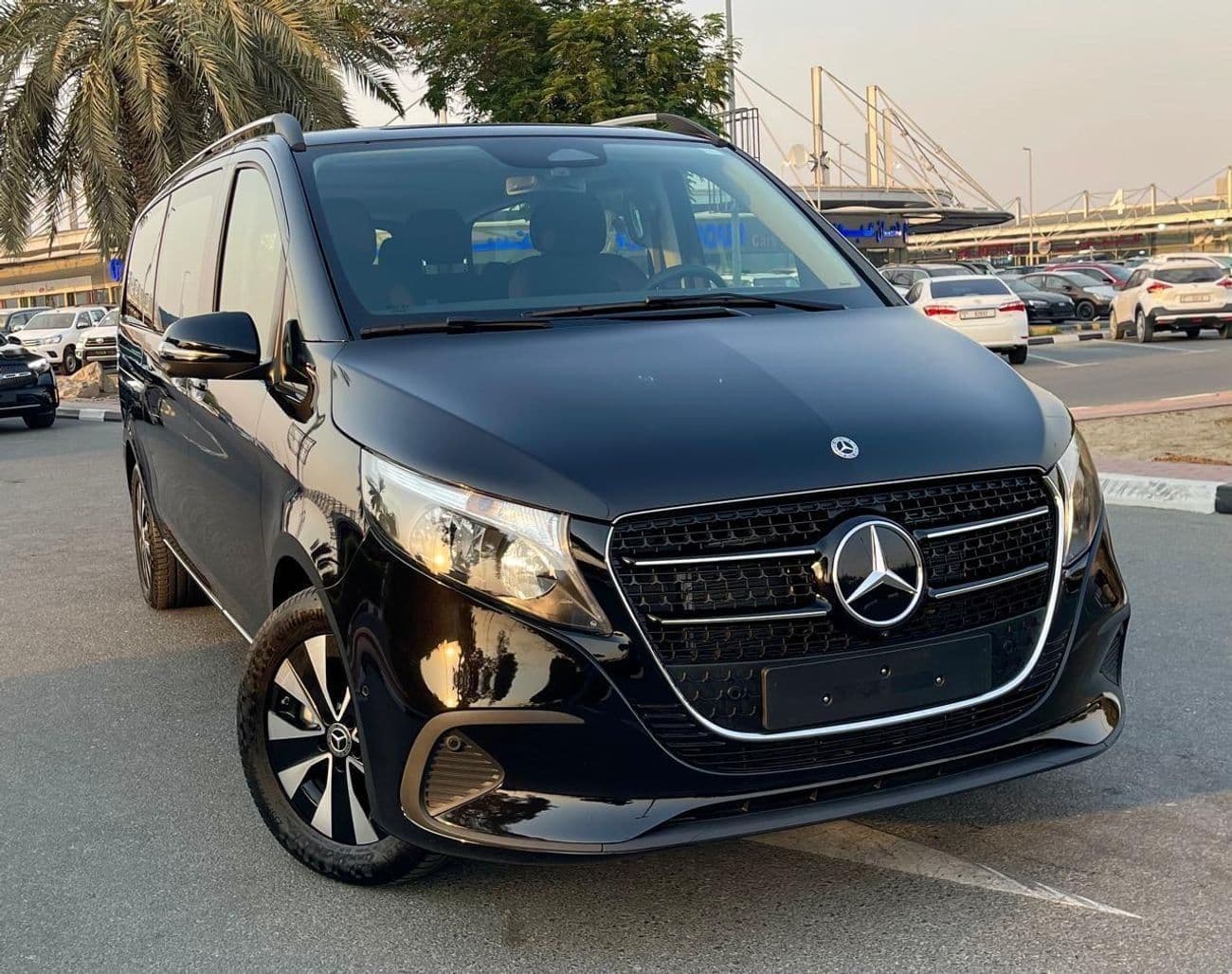 2025 Mercedes Benz V300 AVANTGARDE