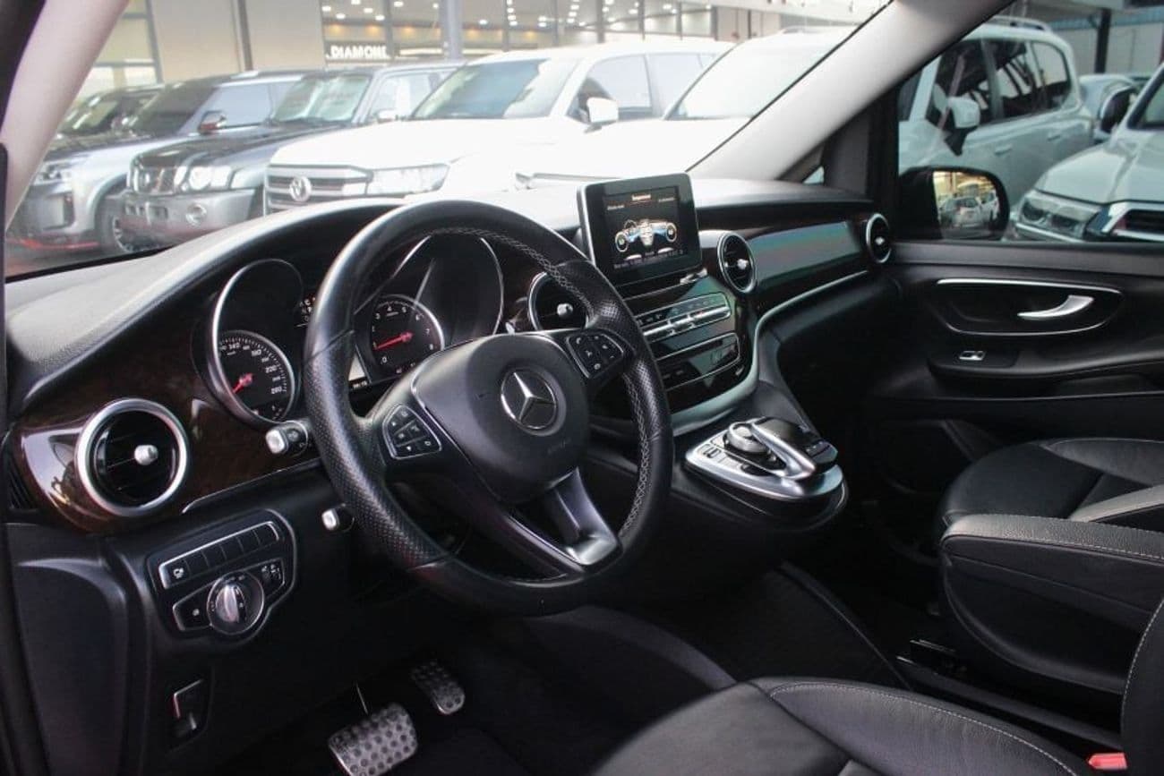2019 Mercedes Benz V 250 AVANTGARDE LWB thumbnail 8
