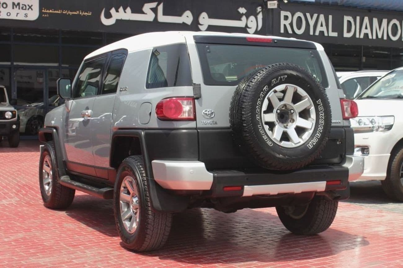 2018 Toyota FJ Cruiser GXR thumbnail 6