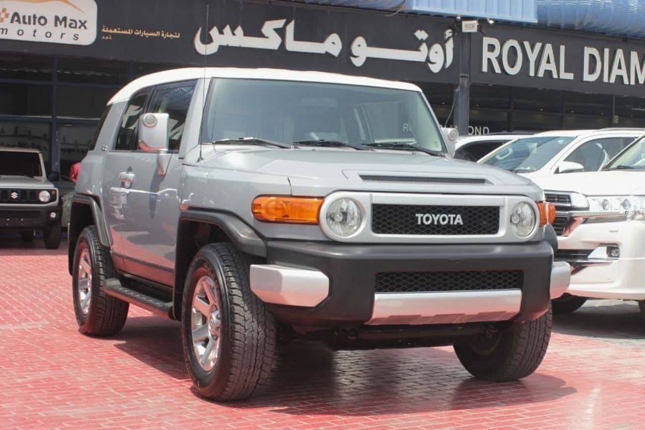 2018 Toyota FJ Cruiser GXR thumbnail 3