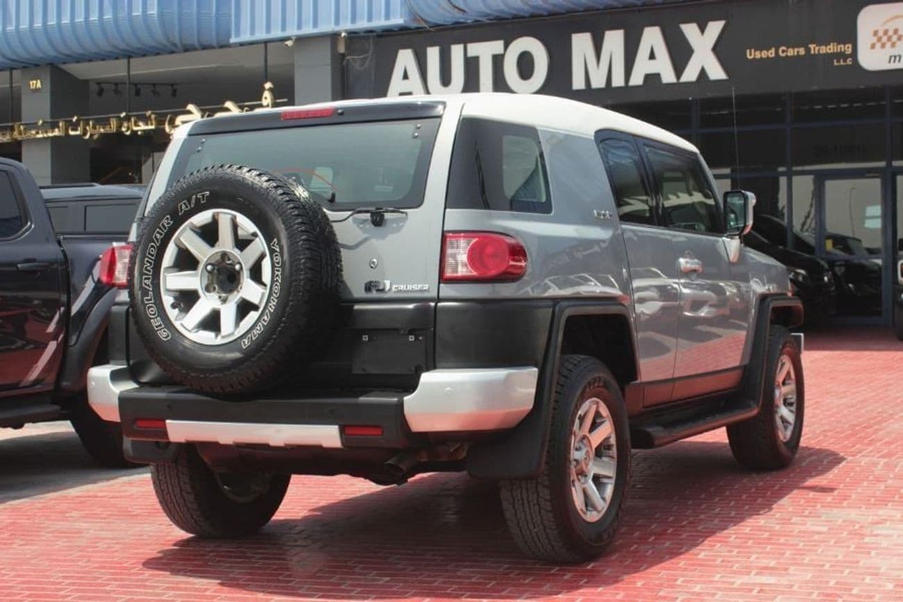2018 Toyota FJ Cruiser GXR thumbnail 4