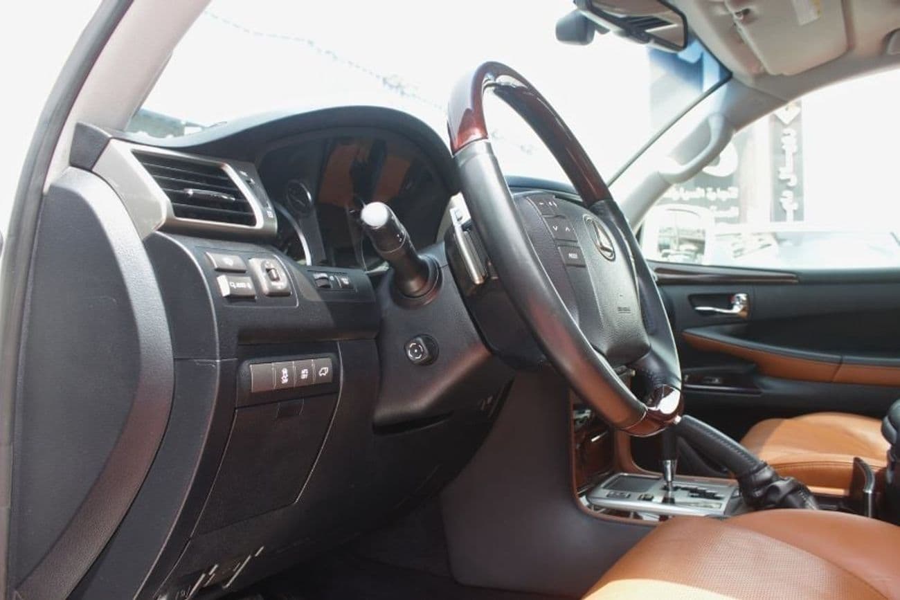 2013 Lexus LX570 PLATINUM thumbnail 8