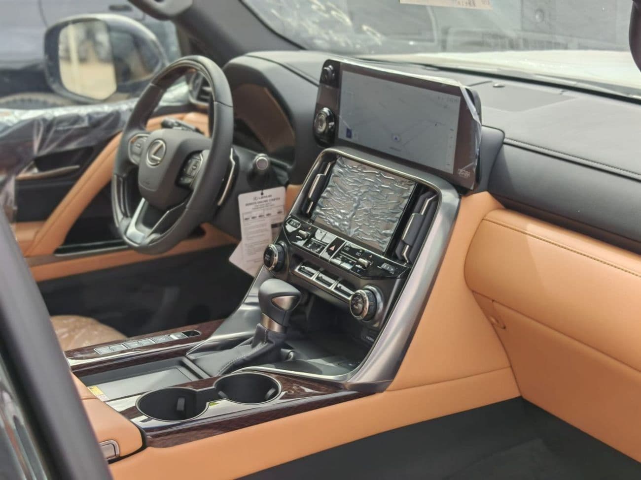 2026 Lexus LX600 SIGNATURE thumbnail 3