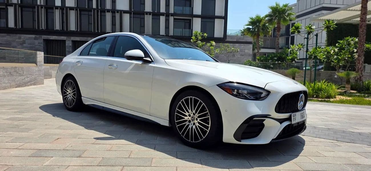 2025 Mercedes Benz C300 thumbnail 2