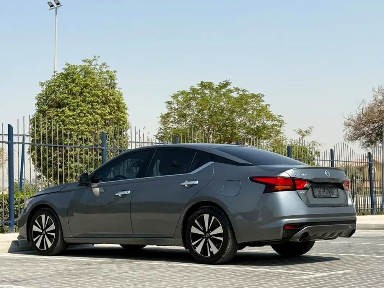 2021 Nissan Altima SV thumbnail 8