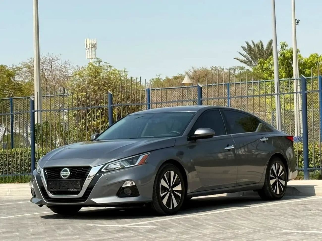 2021 Nissan Altima SV thumbnail 2