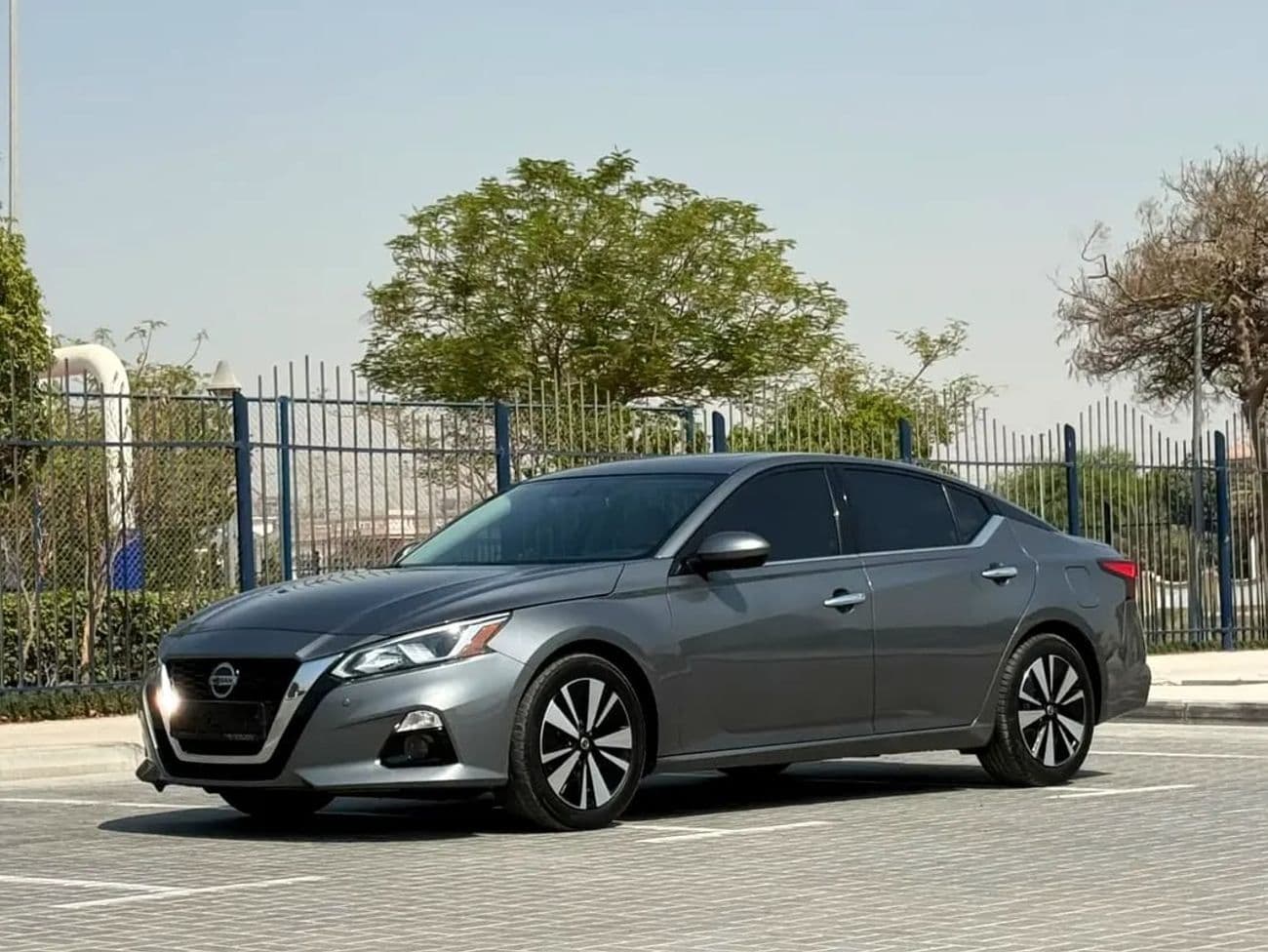 2021 Nissan Altima SV thumbnail 4