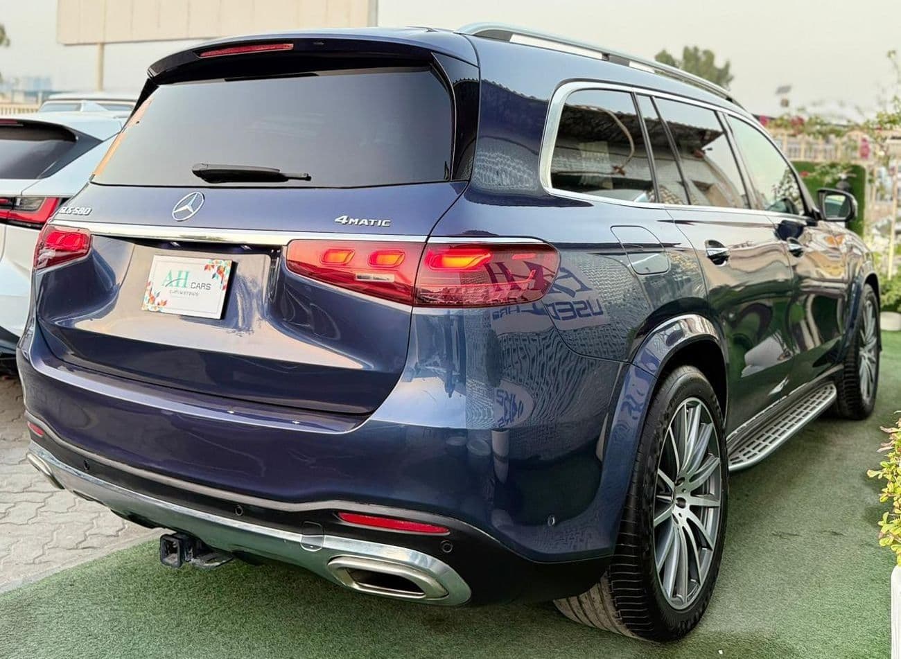 2024 Mercedes Benz GLS580 4MATIC thumbnail 3