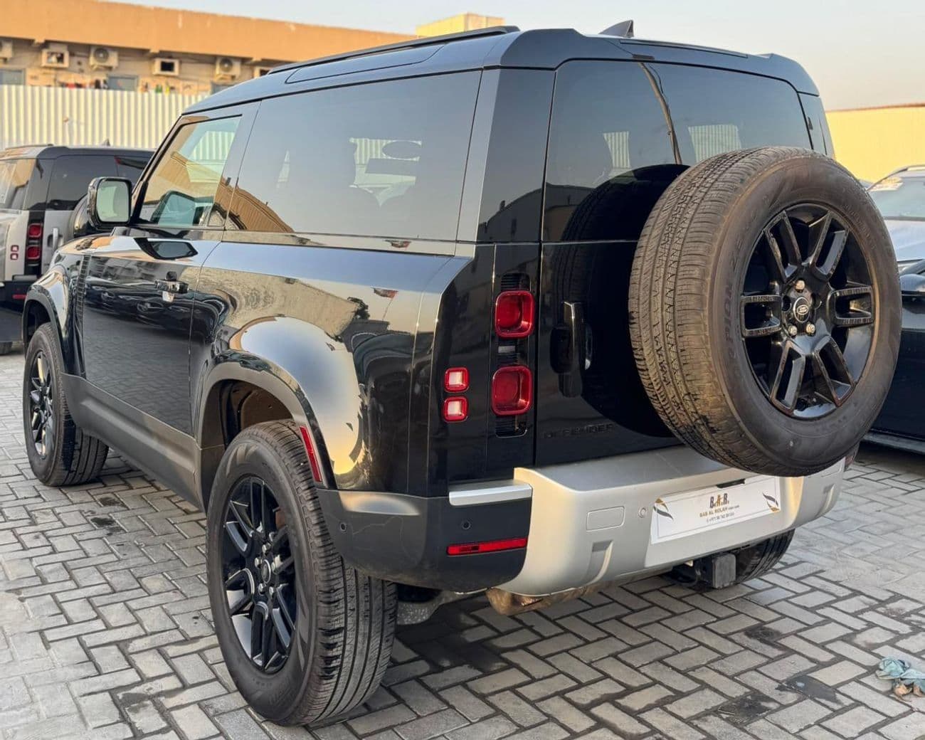 2024 Land Rover Defender 90 X DYNAMIC HSE P300 thumbnail 3