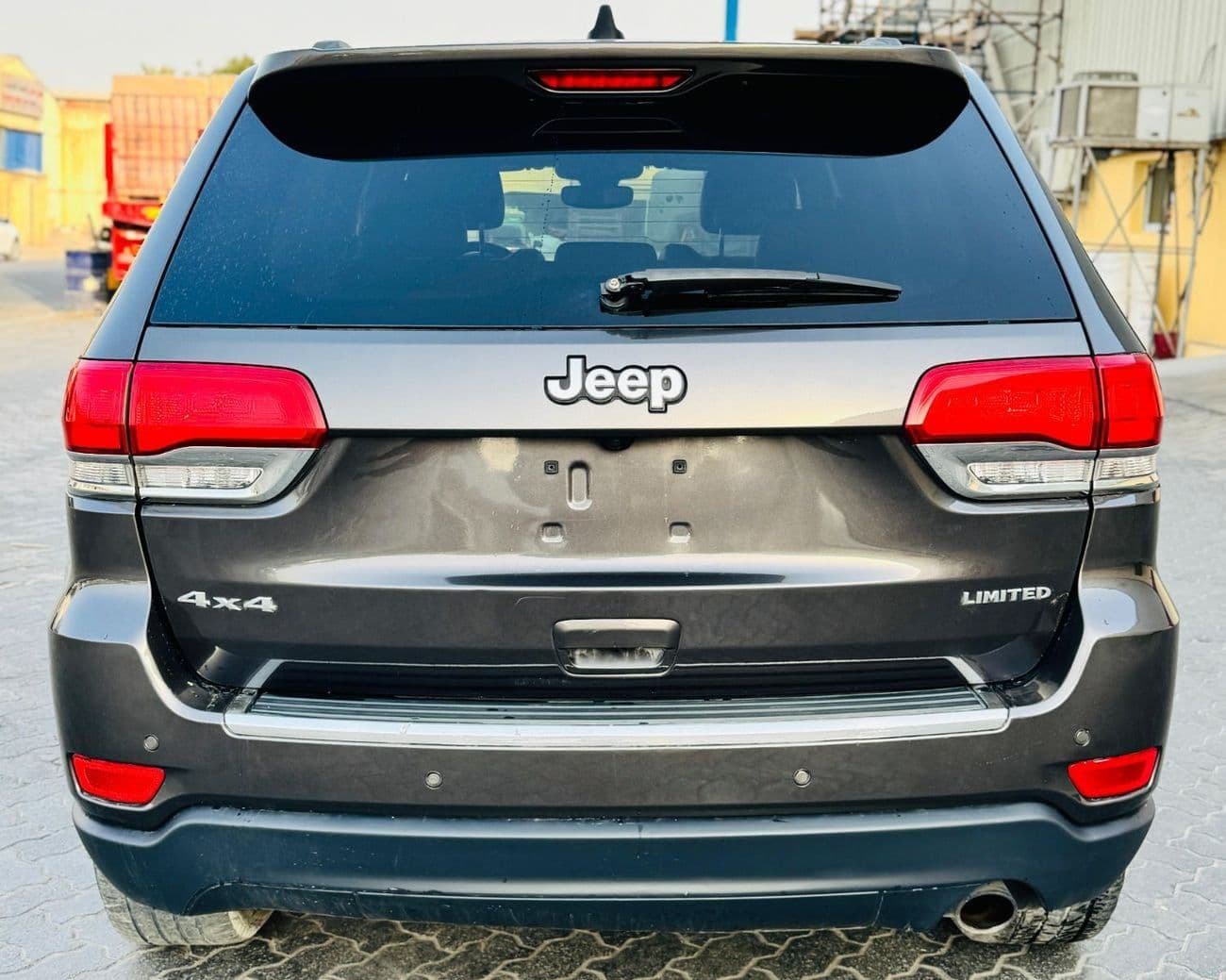 2018 Jeep Grand Cherokee LIMITED thumbnail 6