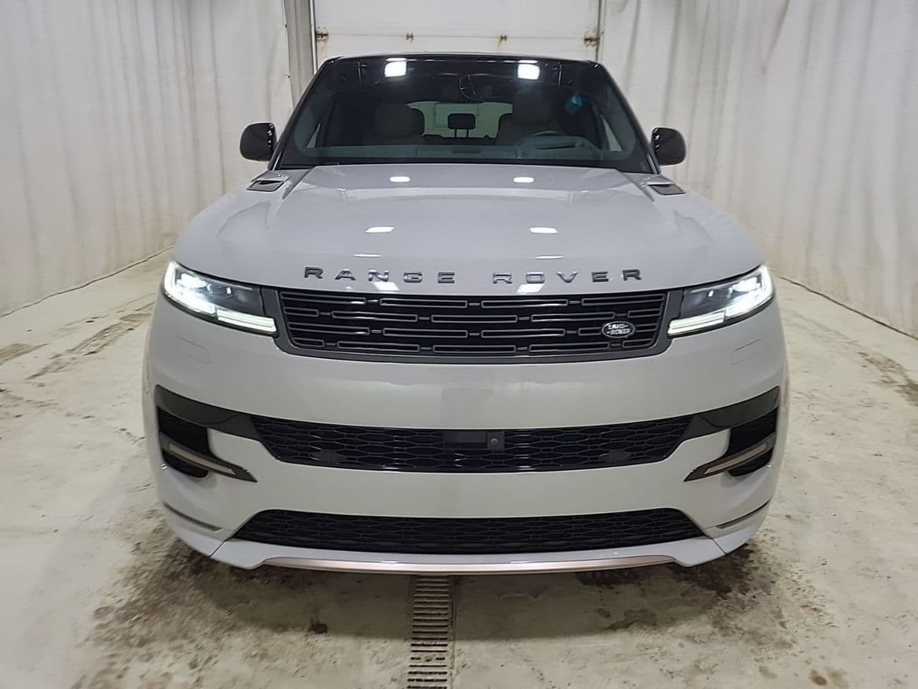 2025 Land Rover Range Rover Sport DYNAMIC SE P400 thumbnail 5
