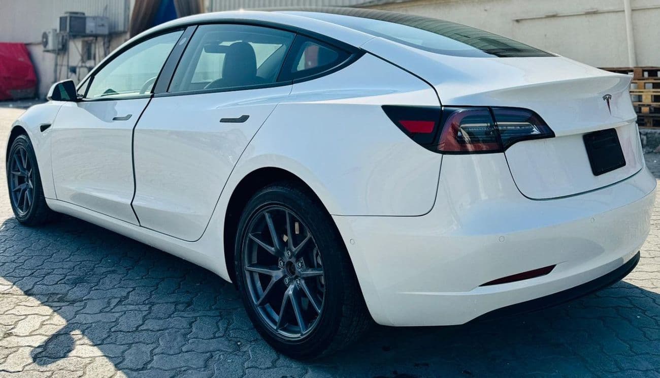 2022 Tesla Model 3 STANDARD RANGE thumbnail 3