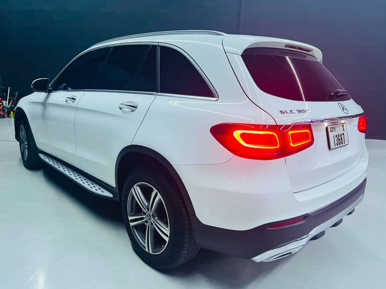 2020 Mercedes Benz GLC 300 PREMIUM PLUS thumbnail 3