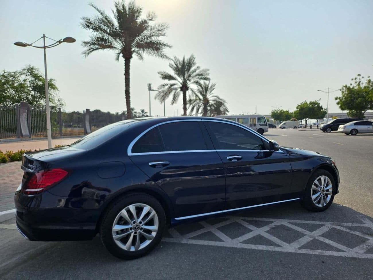 2020 Mercedes Benz C300 STANDARD thumbnail 3