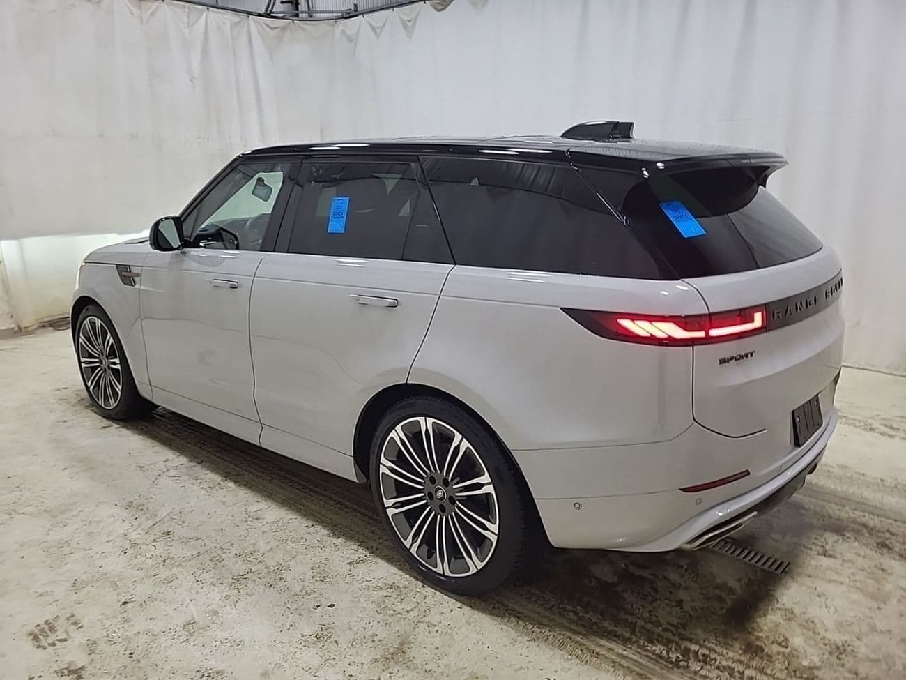 2025 Land Rover Range Rover Sport DYNAMIC SE P400 thumbnail 3