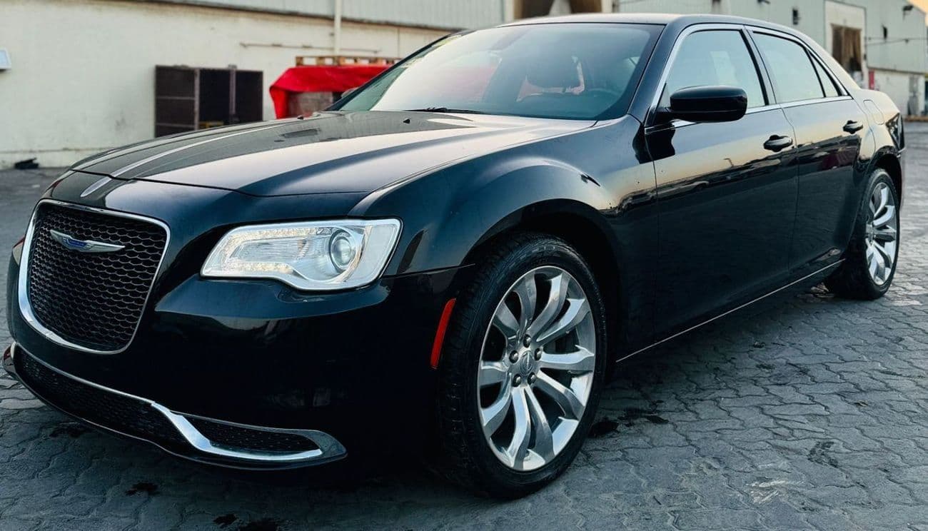 2019 Chrysler 300 TOURING thumbnail 2