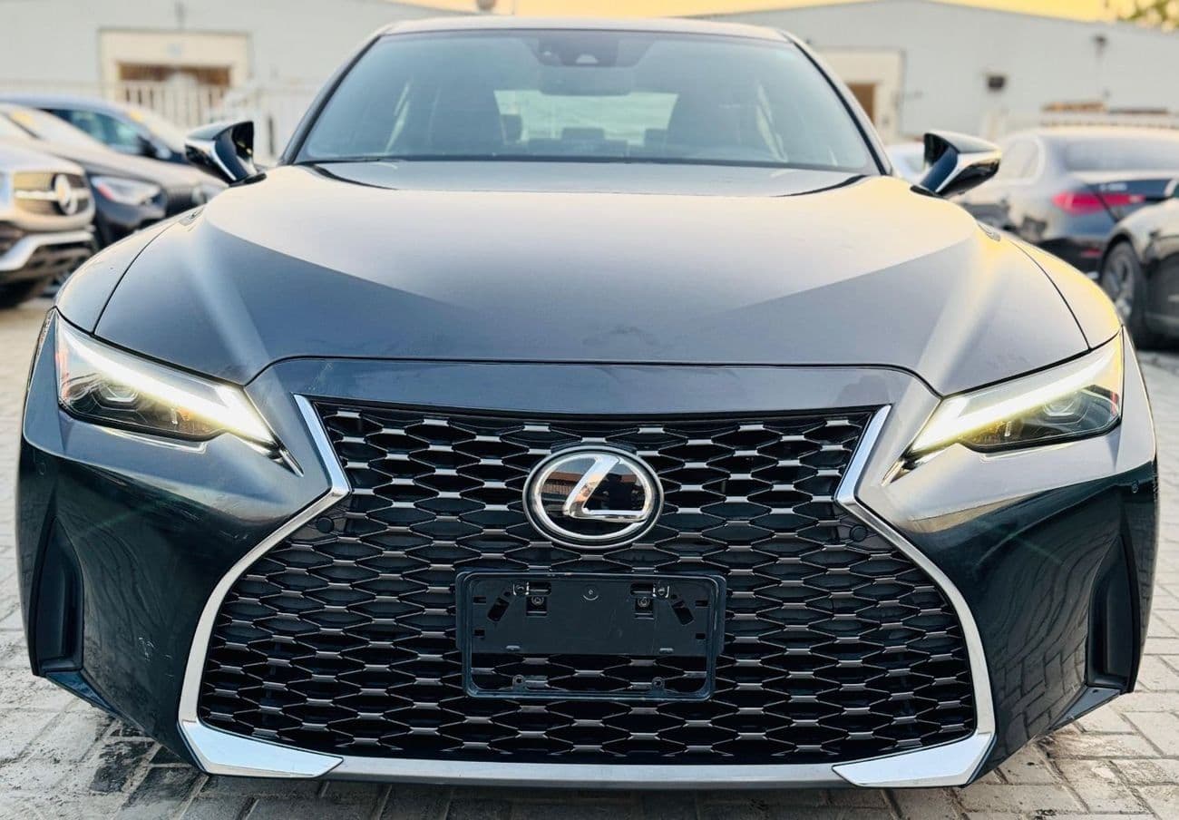 2022 Lexus IS300 AWD thumbnail 5