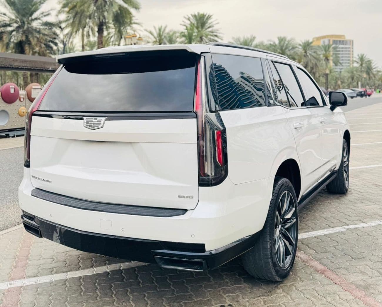 2021 Cadillac Escalade SPORT PLATINUM thumbnail 4
