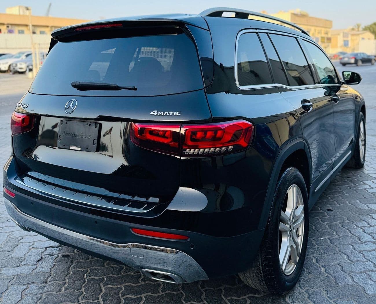2020 Mercedes Benz GLB250 4MATIC thumbnail 3