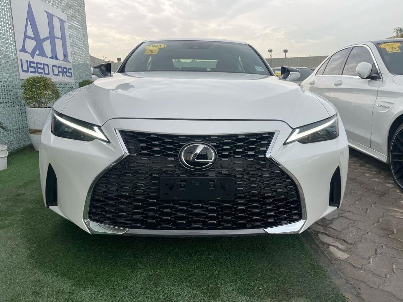 2021 Lexus IS300 AWD thumbnail 5
