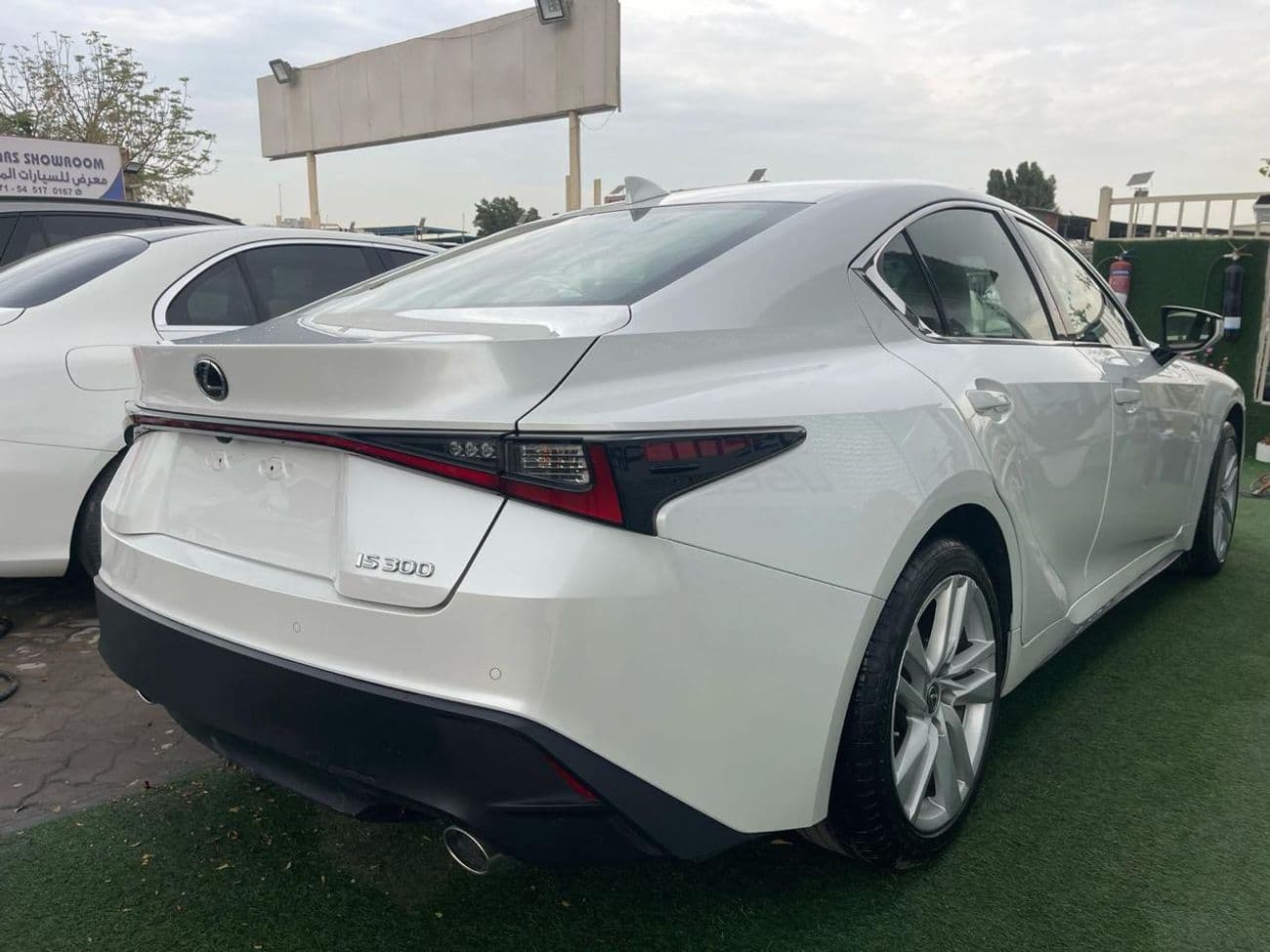 2021 Lexus IS300 AWD thumbnail 4