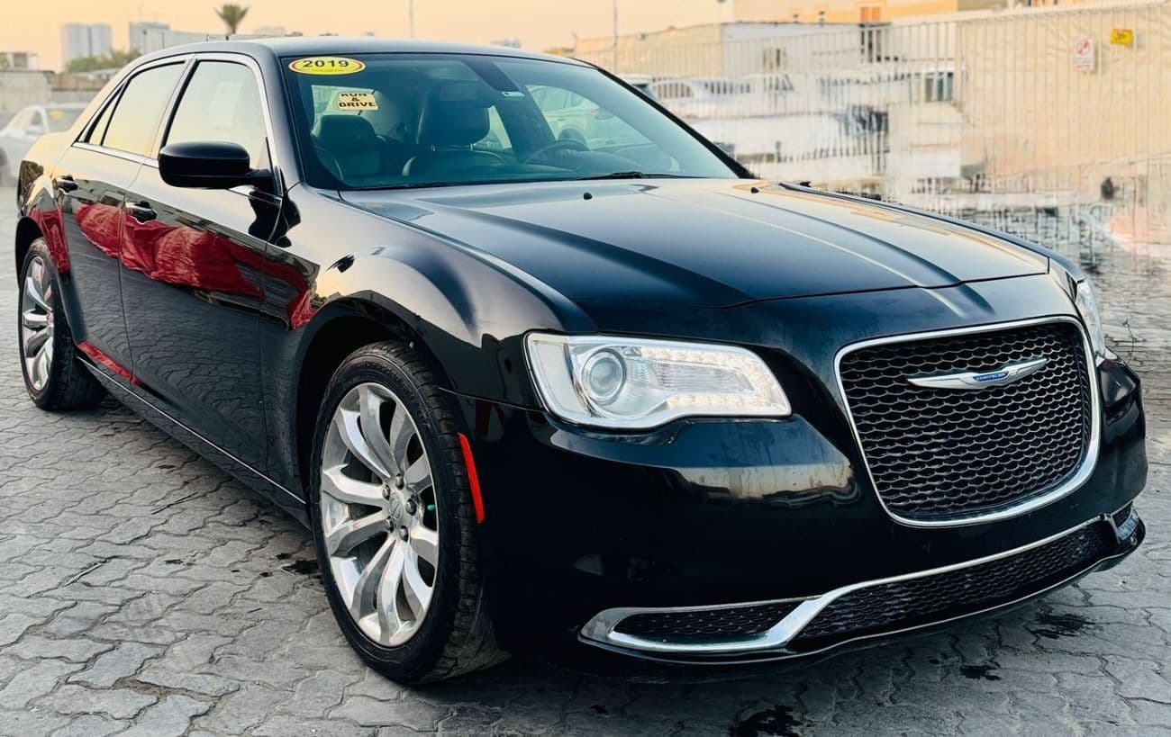 2019 Chrysler 300 TOURING