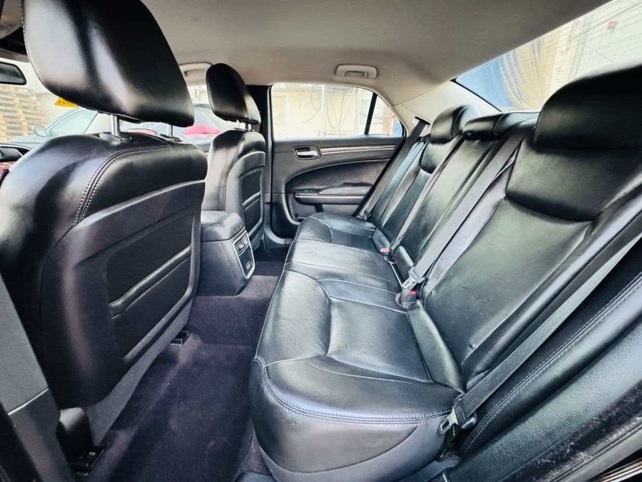 2019 Chrysler 300 TOURING thumbnail 8
