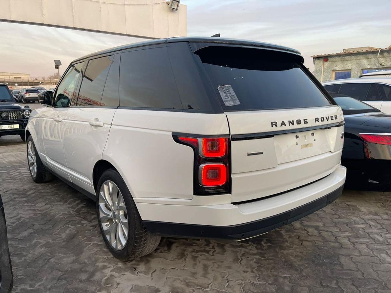 2019 Land Rover Range Rover AUTOBIOGRAPHY thumbnail 3