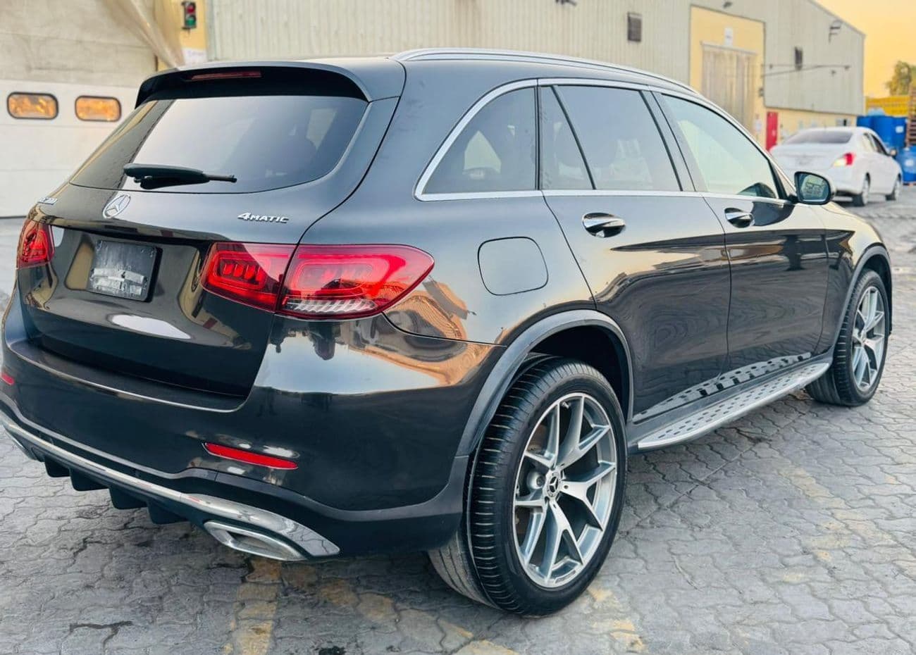 2020 Mercedes Benz GLC 300 AMG thumbnail 4