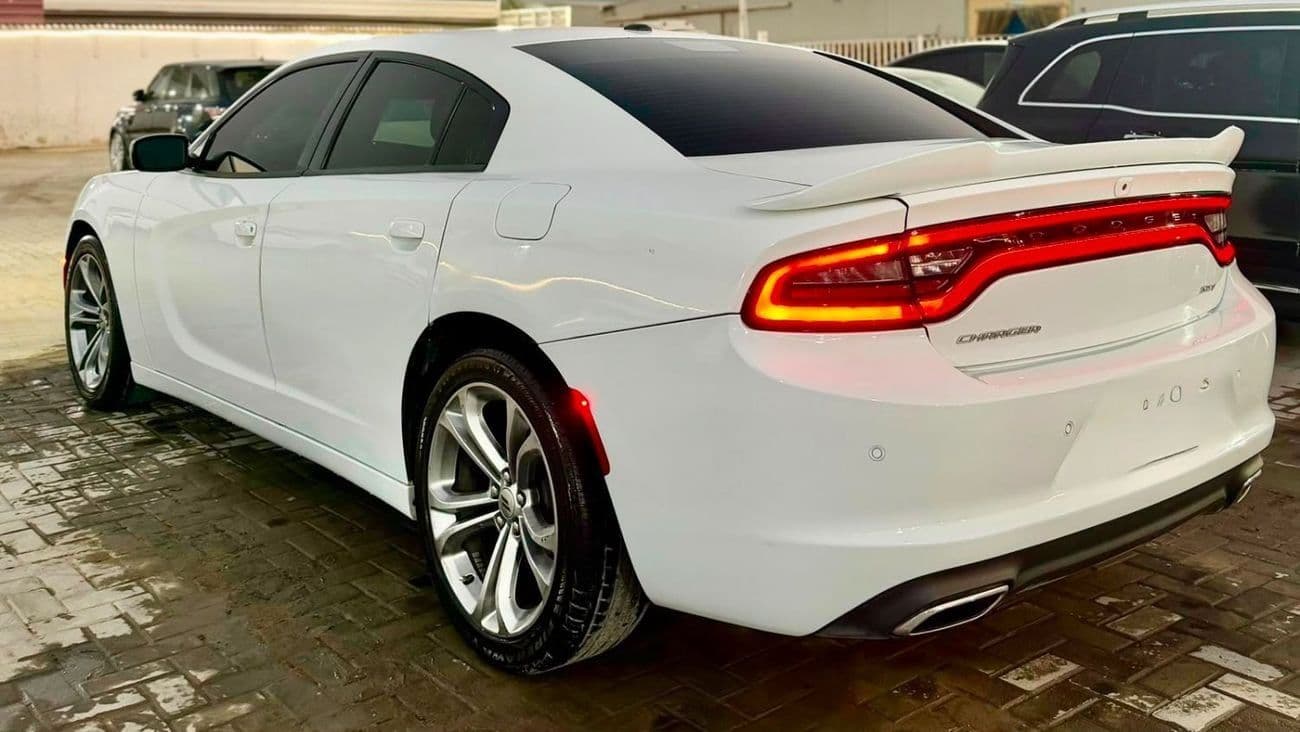 2020 Dodge Charger SXT thumbnail 3